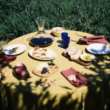 Load image into Gallery viewer, Napkin set in Burgundy