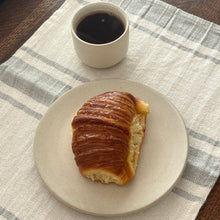 Load image into Gallery viewer, Antique placemats set