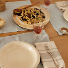 Load image into Gallery viewer, Antique napkins set