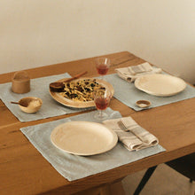 Load image into Gallery viewer, Antique napkins set