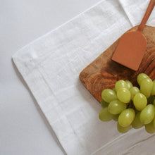 Load image into Gallery viewer, Placemat set in White