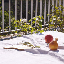 Load image into Gallery viewer, Tablecloth in White