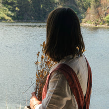 Load image into Gallery viewer, Olivar Apron in Burgundy