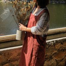 Load image into Gallery viewer, Olivar Apron in Burgundy