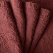 Load image into Gallery viewer, Napkin set in Burgundy