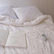 Load image into Gallery viewer, Duvet cover in White
