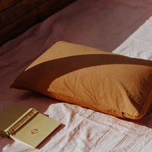 Load image into Gallery viewer, Pillow slips set in Cigar
