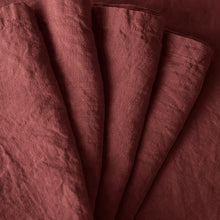 Load image into Gallery viewer, Napkin set in Burgundy
